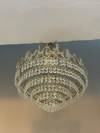 Lámpara de cristal dorada restaurada