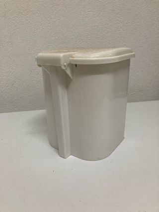 Papelera de baño pequeña