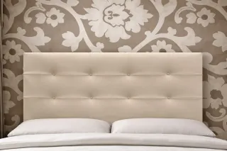 Papel pintado floral beige y blanco