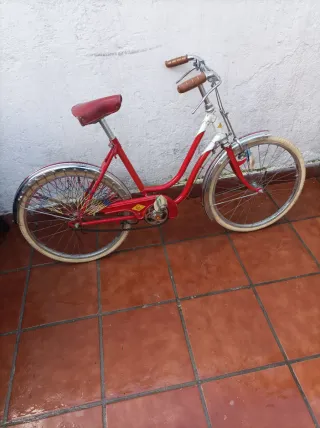 Bicicleta CIL clásica roja