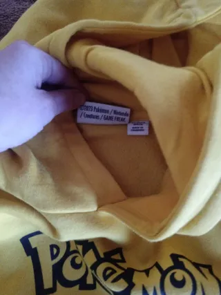 Sudadera Pokémon Charizard Amarilla