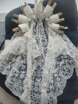 Mantilla y delantal de encaje negro