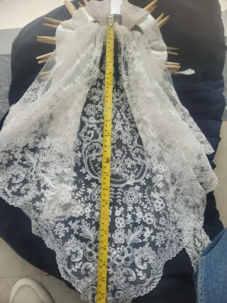 Mantilla y delantal de encaje negro