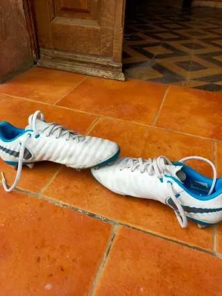 Botas de fútbol Nike Tiempo Blancas