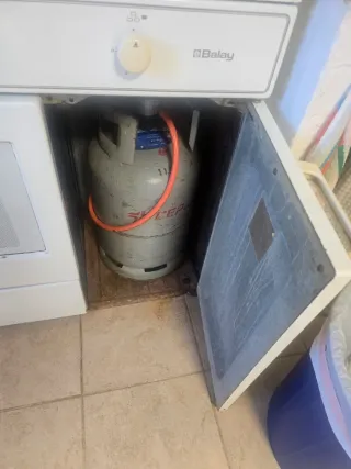 Cocina de gas Balay 4 fuegos con horno