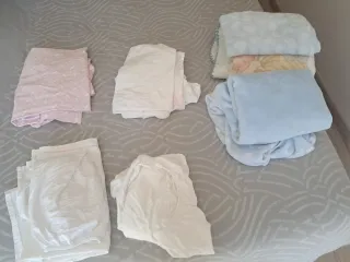Cuna y minicuna, colchones, sabanas, etc. 45€