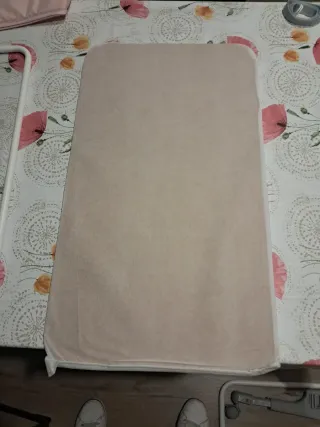 Cuna y minicuna, colchones, sabanas, etc. 45€