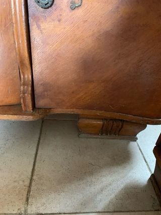 Mobile antico in legno e vetro