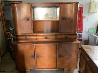 Mobile antico in legno e vetro