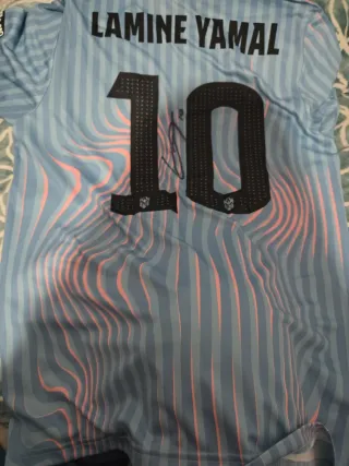Camiseta Lamine Yamal Firmada Talla 10