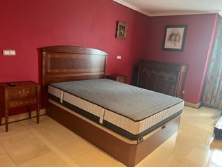 Dormitorio de matrimonio clásico madera