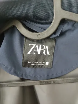 Chaqueta Zara azul marina