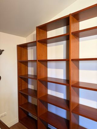 Estantería de madera