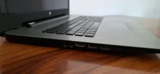 Portátil HP 17,3 i5 16GB SSD Radeon W11