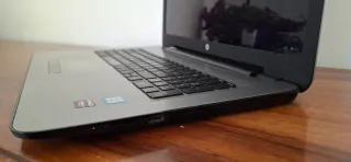 Portátil HP 17,3 i5 16GB SSD Radeon W11