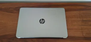 Portátil HP 17,3 i5 16GB SSD Radeon W11
