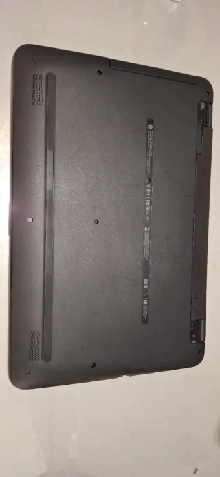 Portátil HP 17,3 i5 16GB SSD Radeon W11