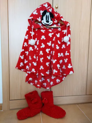 Pijama Disney Minnie Capa y botitas.Talla Única