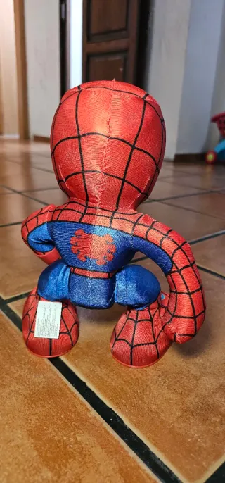 Peluche Spidey Interactivo