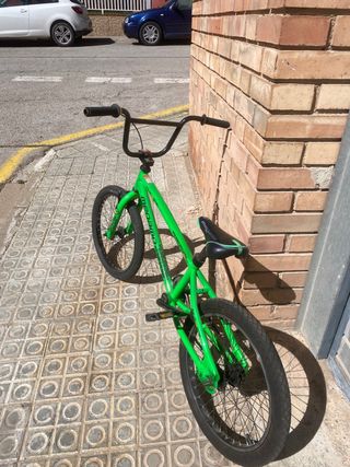 Bicicleta BMX Verde