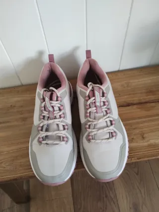 Zapatillas Izas Mujer Beige y Rosa