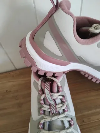 Zapatillas Izas Mujer Beige y Rosa