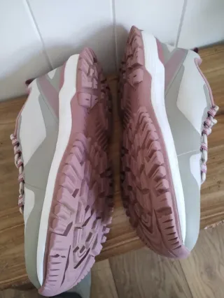 Zapatillas Izas Mujer Beige y Rosa