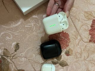 Cuffie 2 pezzi nero e bianco in regalo una custodi