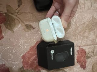 Cuffie 2 pezzi nero e bianco in regalo una custodi