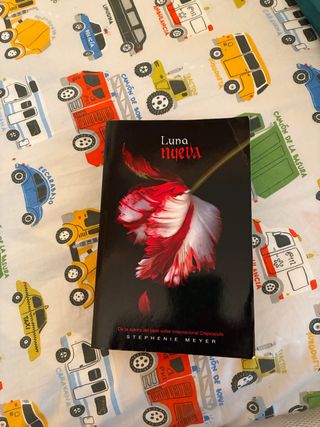 Luna nueva (Saga Crepúsculo 2)