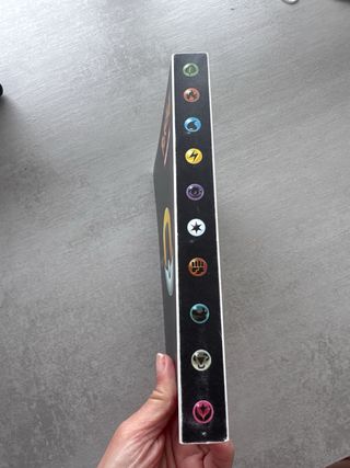 Carpeta Pokémon con 44 cartas