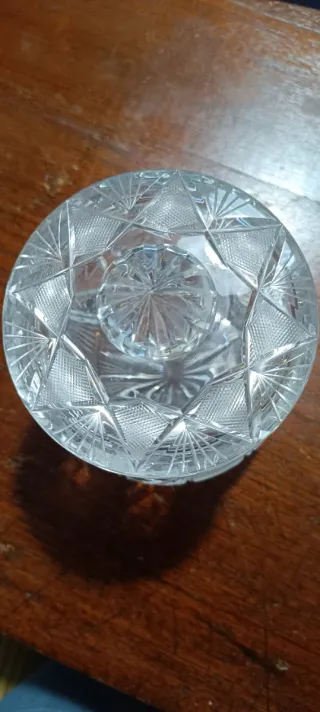 Barattolo in cristallo lavorato con coperchio