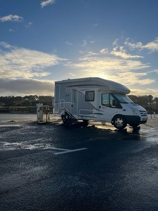 Challenger Genesis 30 Ford Transit – 4 plazas – Pl