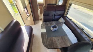 Challenger Genesis 30 Ford Transit – 4 plazas – Pl