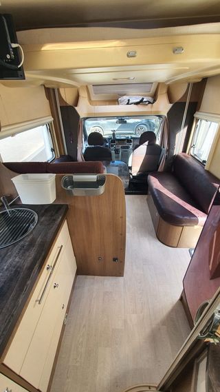 Challenger Genesis 30 Ford Transit – 4 plazas – Pl