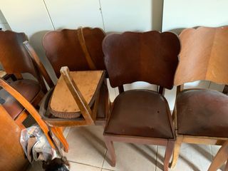 Sedie antiche in legno e pelle