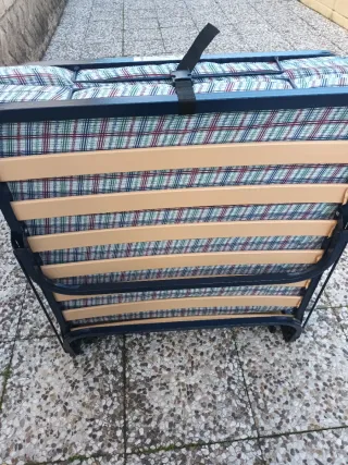 URGE VENTA, 2 Camas Supletorias Metálicas y Madera