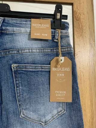 Vaqueros boho con bordados nuevos