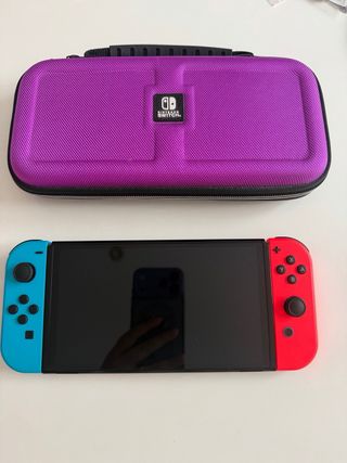 Nintendo Switch OLED + Custodia Viola