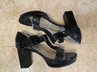 Sandalias tacón ancho piel negra T37