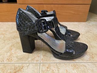 Sandalias tacón ancho piel negra T37