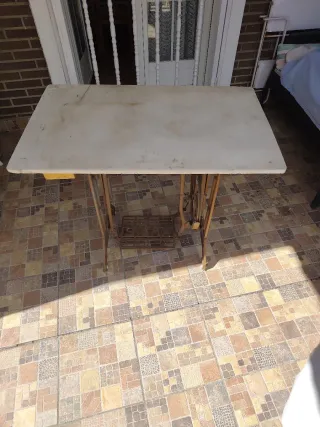 Mesa Sigma de coser antigua