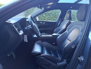 Volvo XC60 2022 R-Desing T6 Hibrido 80km Autonomía