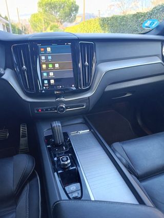 Volvo XC60 2022 R-Desing T6 Hibrido 80km Autonomía