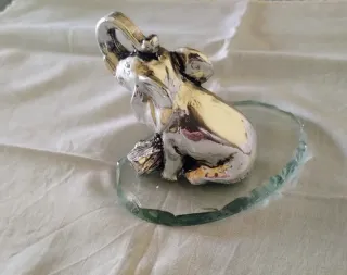 Elefante laminato argento, base vetro oggetto arte