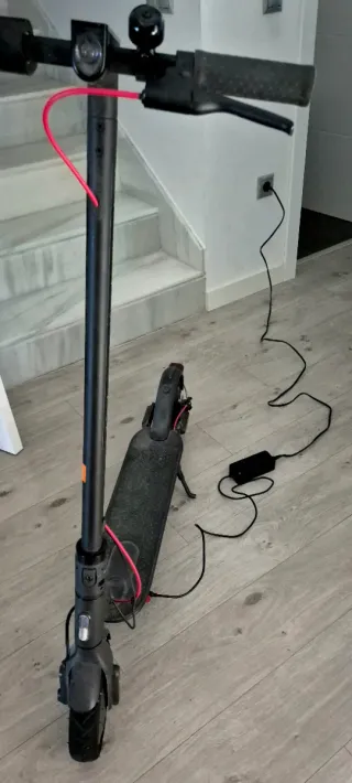 Patinete Eléctrico Xiaomi Plegable + Cargador