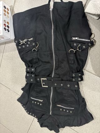 Vestido Gótico Negro con Cordones