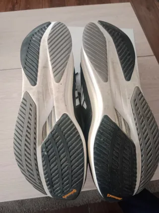 Adidas adizero Boston 11 placa de carbono n45