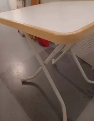 Mesa plegable cuadrada 68cm