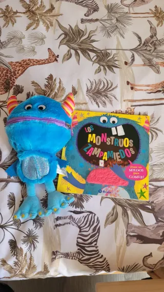 Libro Los Monstruos Zampamiedos + Peluche